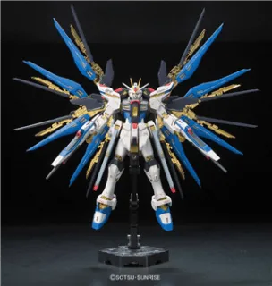GUNDAM - Model Kit - Real Grade - ZGMF-X20A Strike Freedom - 13 CM