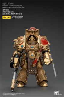 Warhammer The Horus Heresy Action Figure 1/18 Legio Custodes Aquilon Terminator Squad Aquilon with Infernus Firepike 14 cm